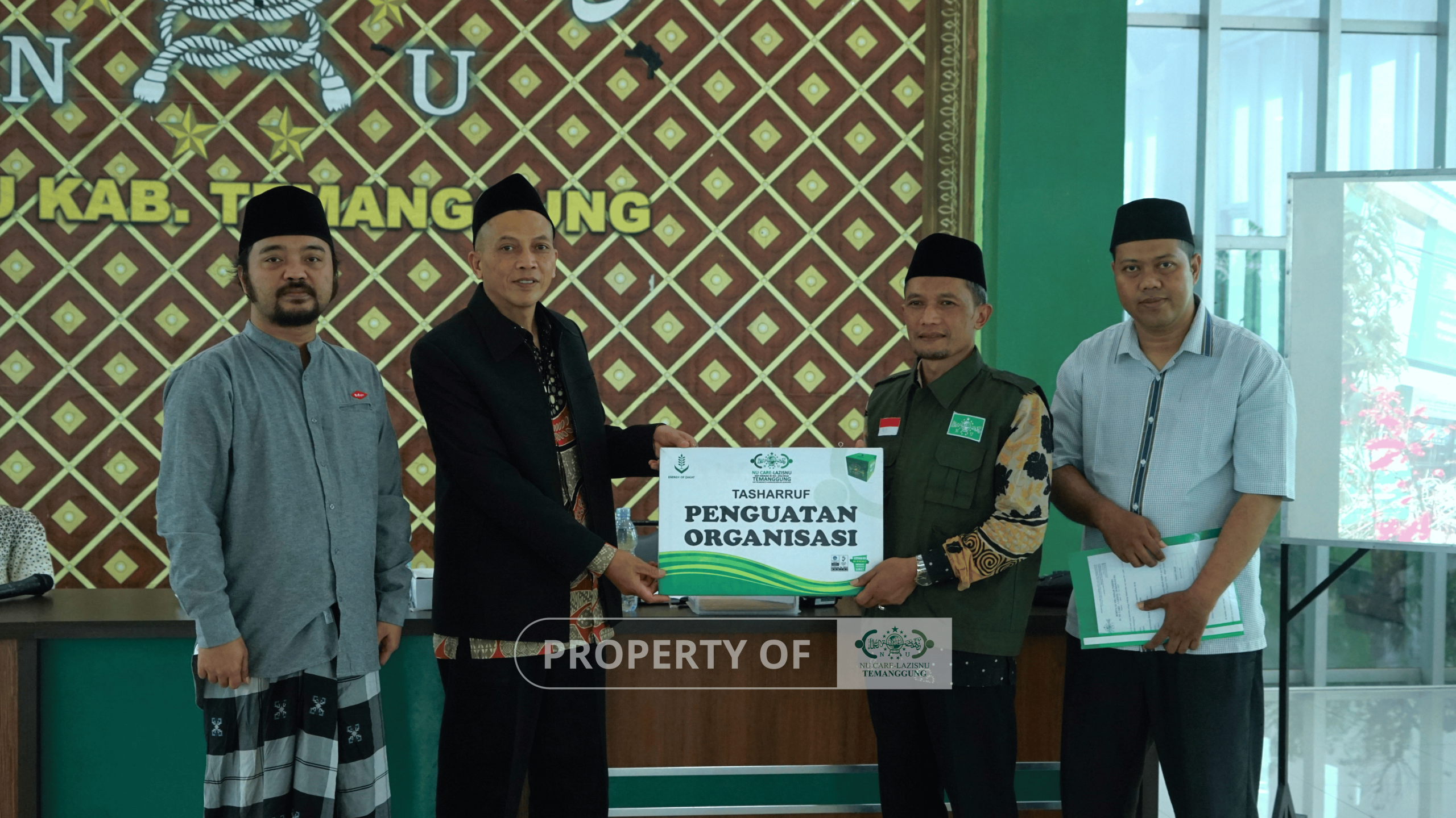 Kemandirian Umat Menguat: PC LazisNU Temanggung Salurkan Rp60 Juta Hasil Koin NU untuk Penguatan Organisasi